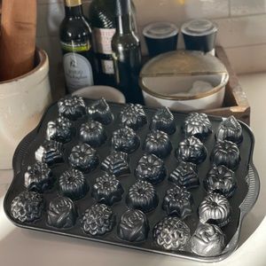 Nordicware mini Bundt tea cake and candies pan